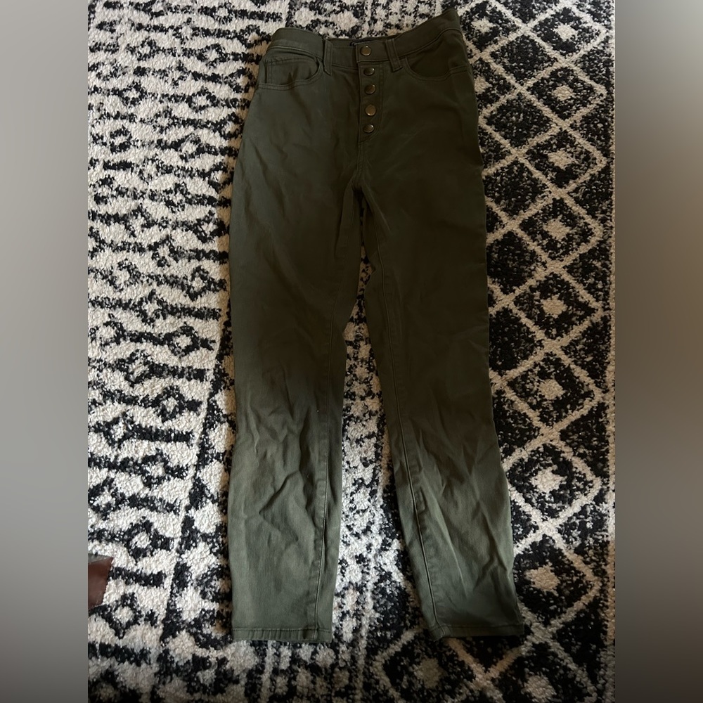 Green high waisted Abercrombie & Fitch pants